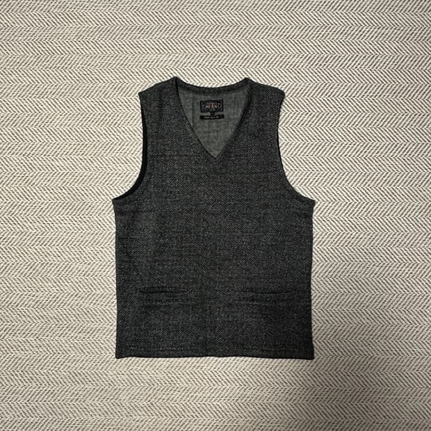 BEAMS PLUS herringbone v neck vest