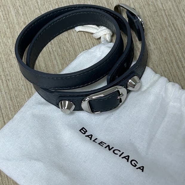 발렌시아가 모터 팔찌