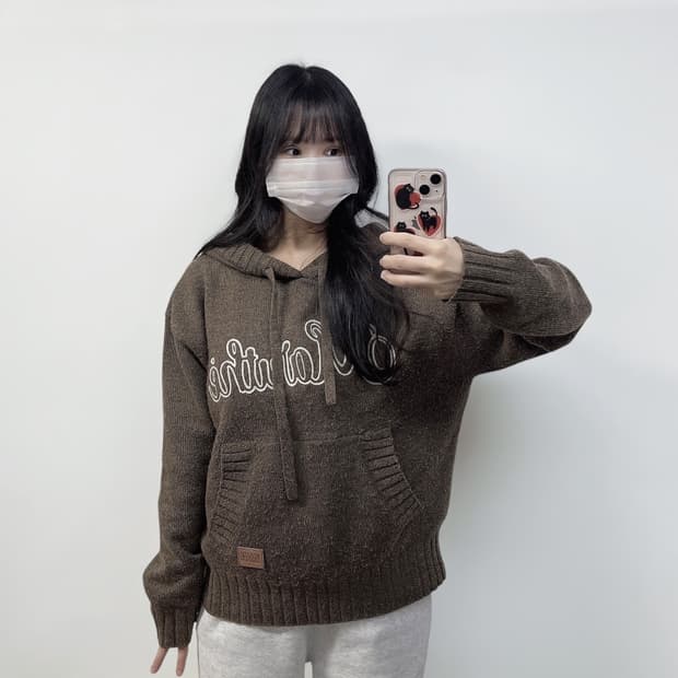 마리떼프랑소와저버 체인 자수 로고 니트 후드티 브라운