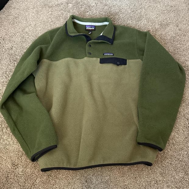 15FW 파타고니아 클래식 신칠라 스냅-티 플리스 풀오버 올리브/세이지