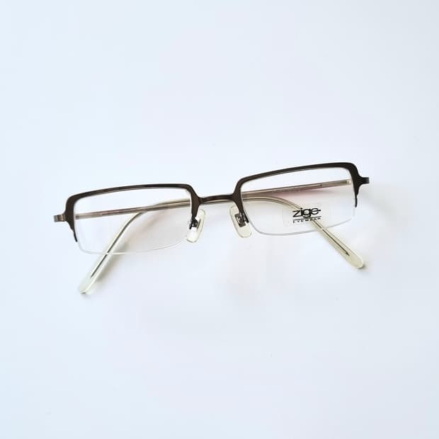 데드스탁 지적인 무드 슬림 직사각형 하프림 안경테  642