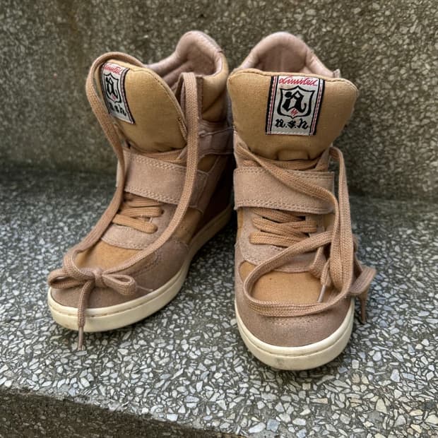 2000s ash 베이지 웨지 하이탑 스니커즈