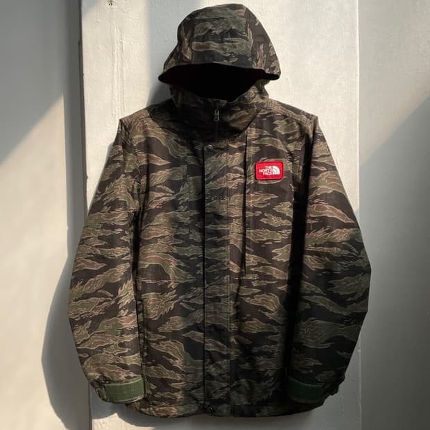 노스페이스 타이거 카모 하이벤트 바람막이 