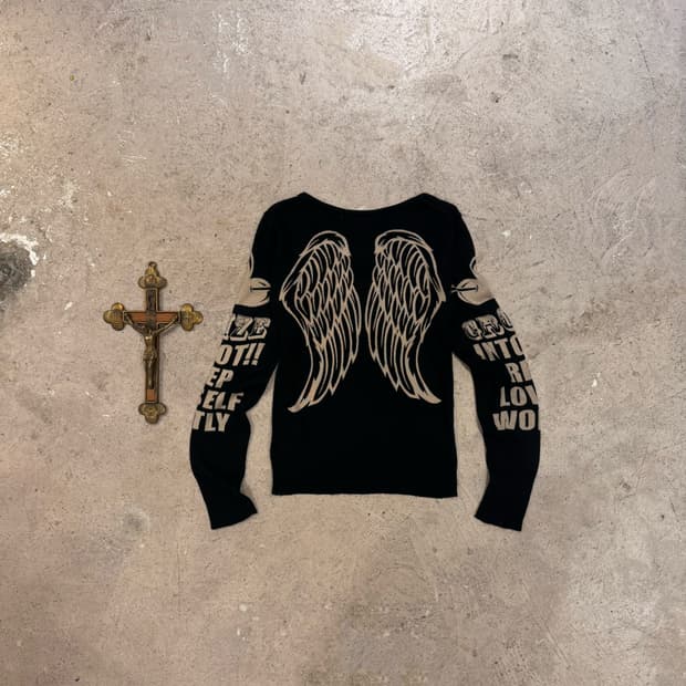 날개 프린팅 롱슬리브