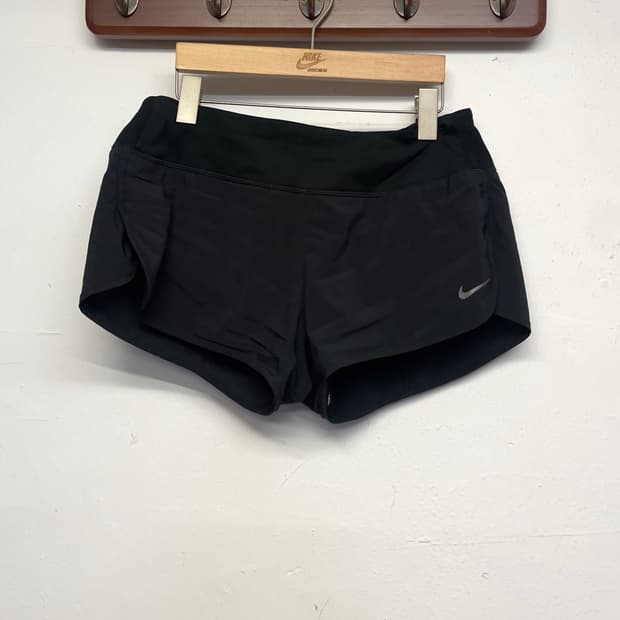 나이키 (우먼) 러닝 드라이핏 숏 팬츠  