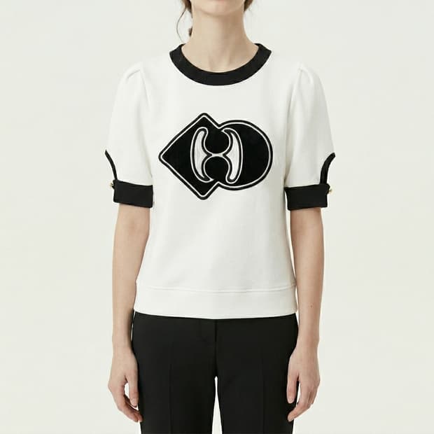 럭키슈에뜨 로고 자수 언발 버튼 맨투맨 (38)