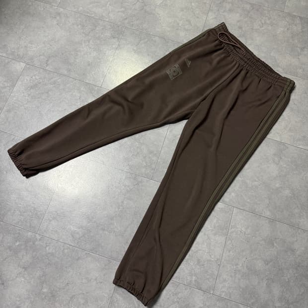 아디다스 이지 칼라바사스 트랙 팬츠