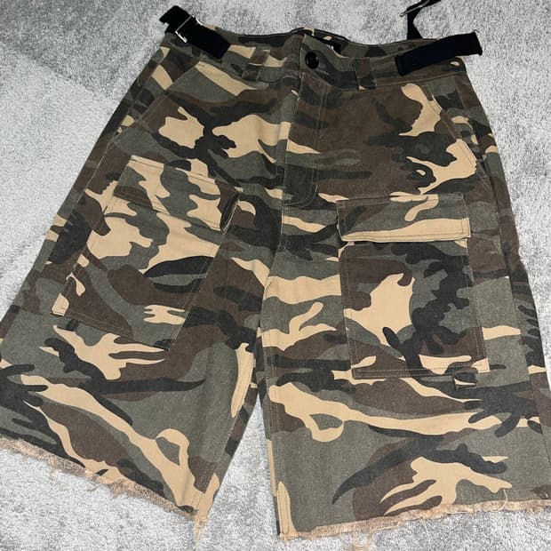선데이오프클럽 카모 쇼츠