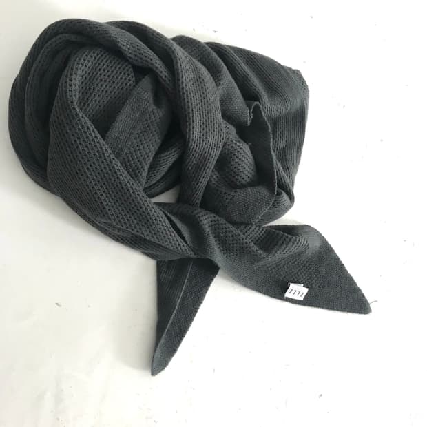 Elle grey punching knit scarf muffler 