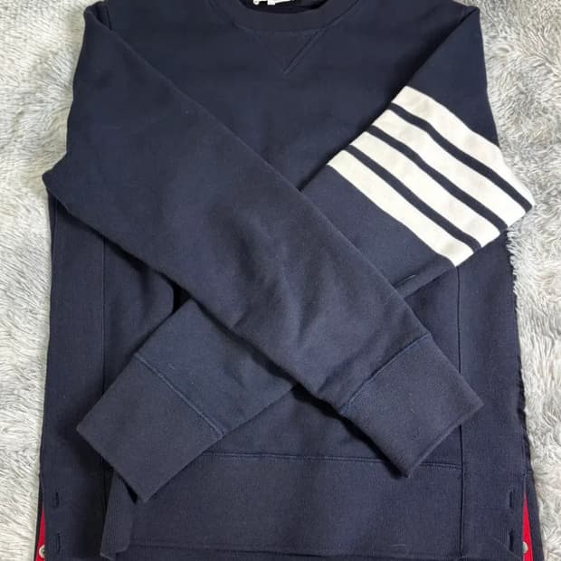 [2]톰브라운 사선완장 맨투맨 네이비