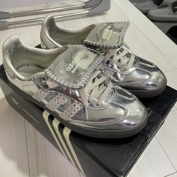 아디다스 웨일스보너 메탈릭실버 255