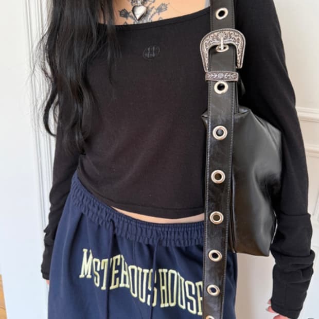 더미스테리어스호텔 린넨 스퀘어 탑