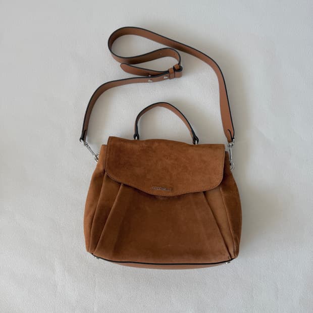 코치넬리(COCCINELLE) 스웨이드&레더 토트백(크로스 가능)