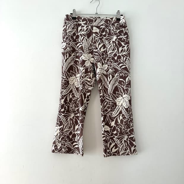 Hawaiian capri pants / brown