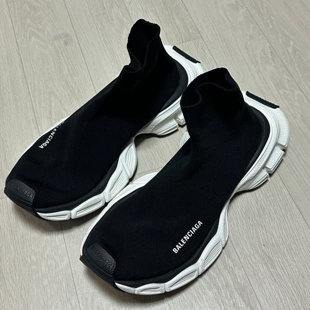 발렌시아가 스피드러너 3xl 44