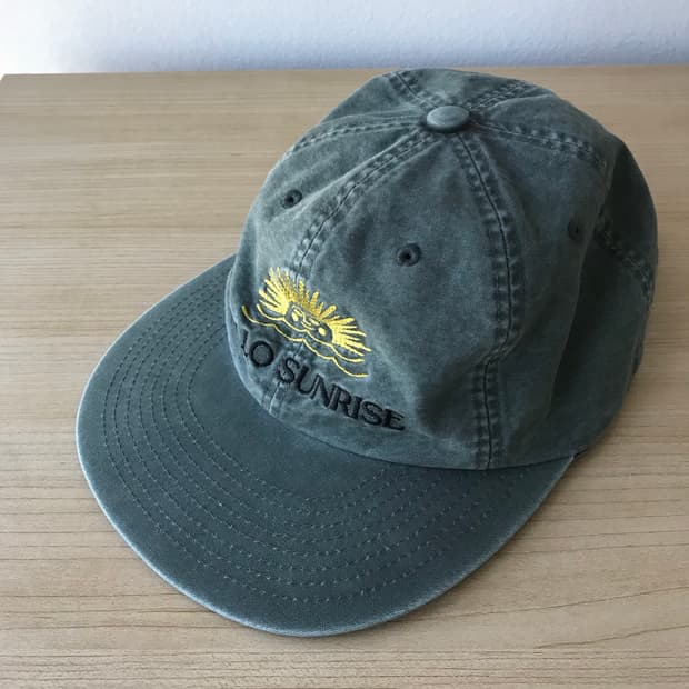 헬로 선라이즈 그린 캡 일자챙