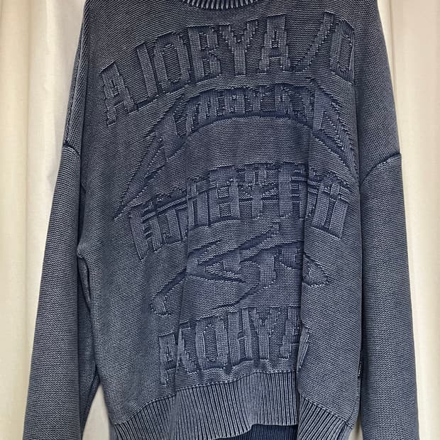 아조바이아조 니트