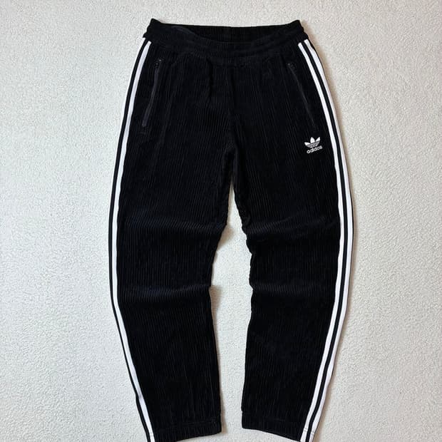 아디다스 파이어버드 코듀로이 스트레이트 3s 팬츠 PN6966