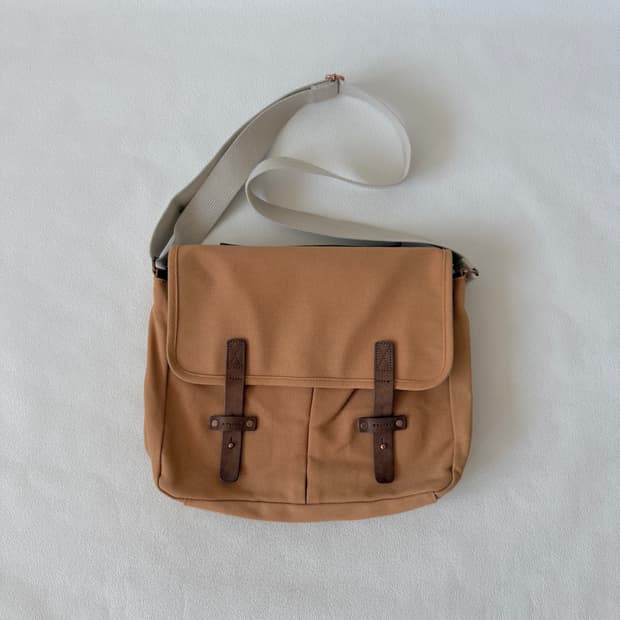 킬리안(KYLIAN) 캔버스 크로스백