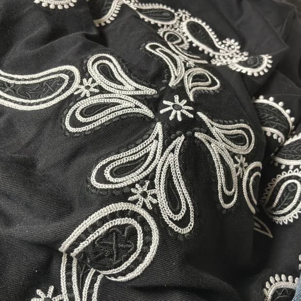 오프화이트 반팔