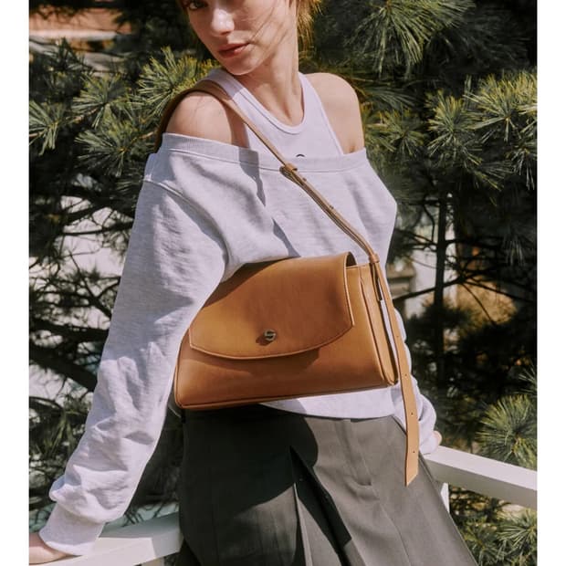 새것/ 세미코드 캡쳐백 미니 크링클 다크 베이지 크로스백 숄더백