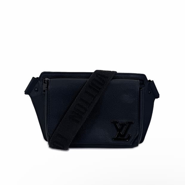 루이비통 LV 로고 에어로그램 테이크오프 슬링백 블랙 M57081