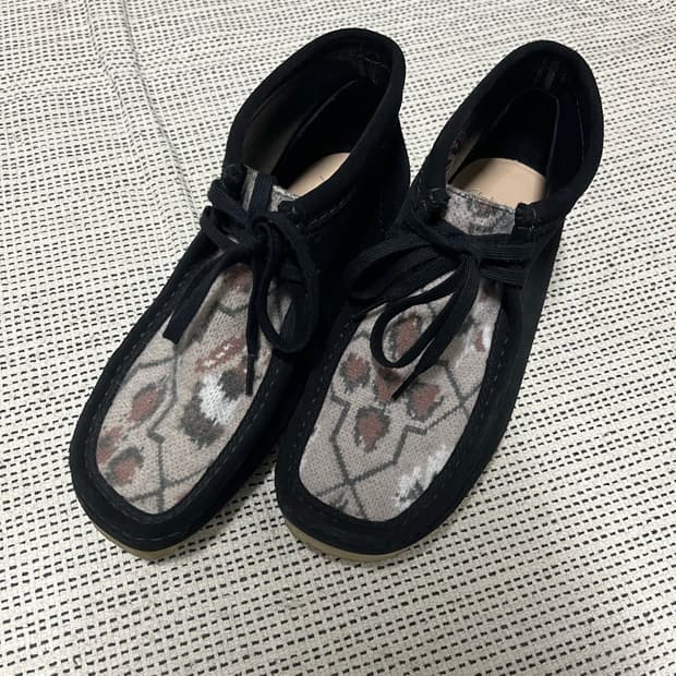 클락스 x 빔즈 x end. 왈라비