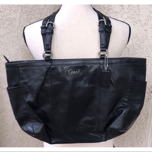 코치 블랙 레더 토트백