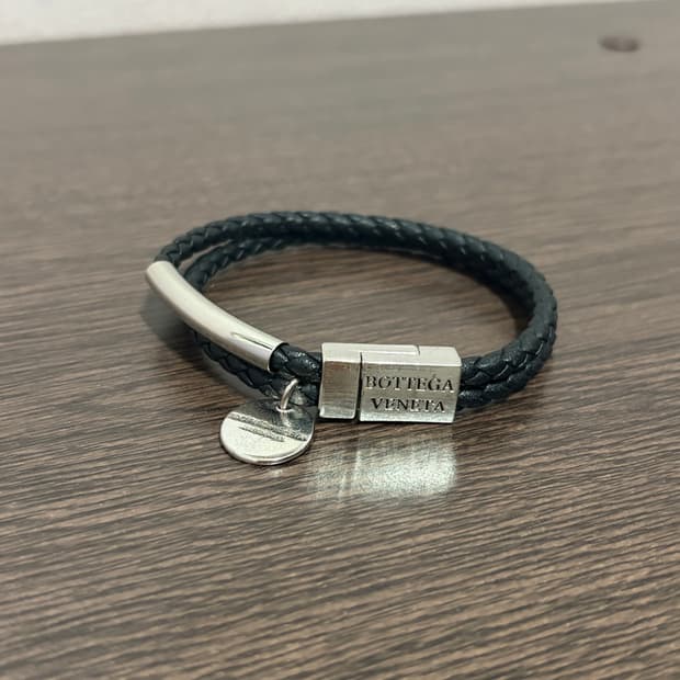 보테가베네타 팔찌