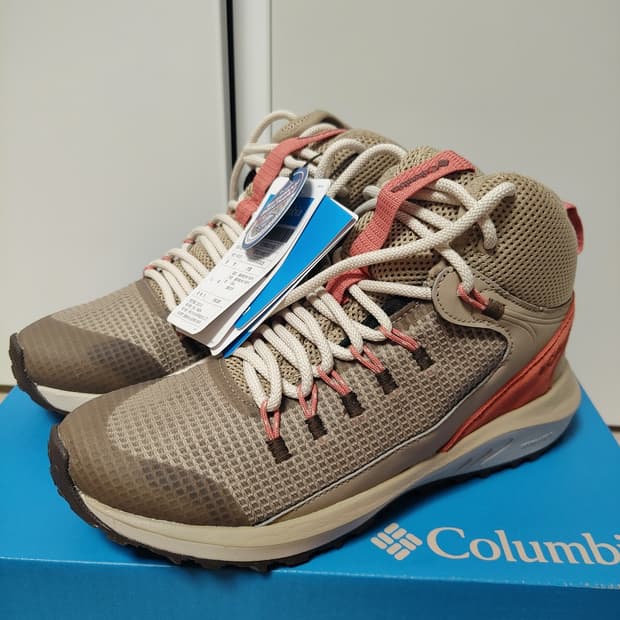 새상품 컬럼비아 트레킹화