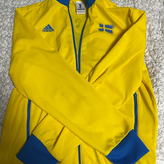 아디다스 스웨덴 트랙탑