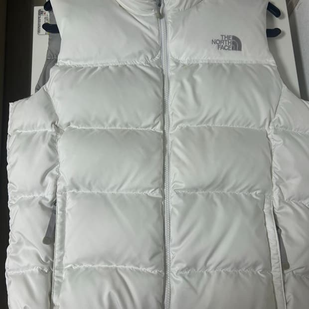 노스페이스 700 화이트 패딩 조끼