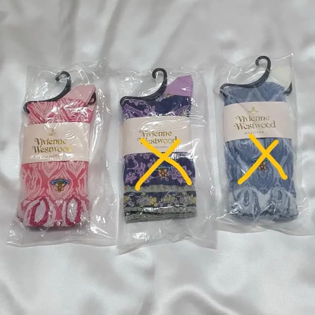 퍼플 블루 핑크 옐로우 크림베이지 핑크바이올렛 비비안웨스트우드 양말