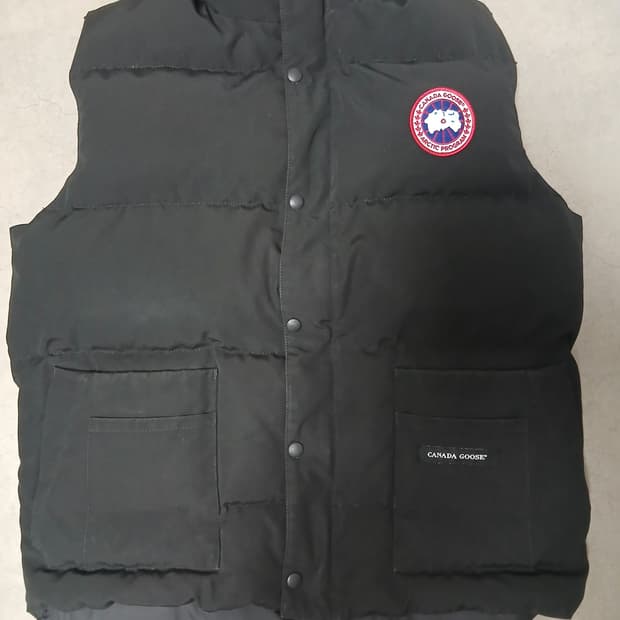 캐나다구스 패딩조끼