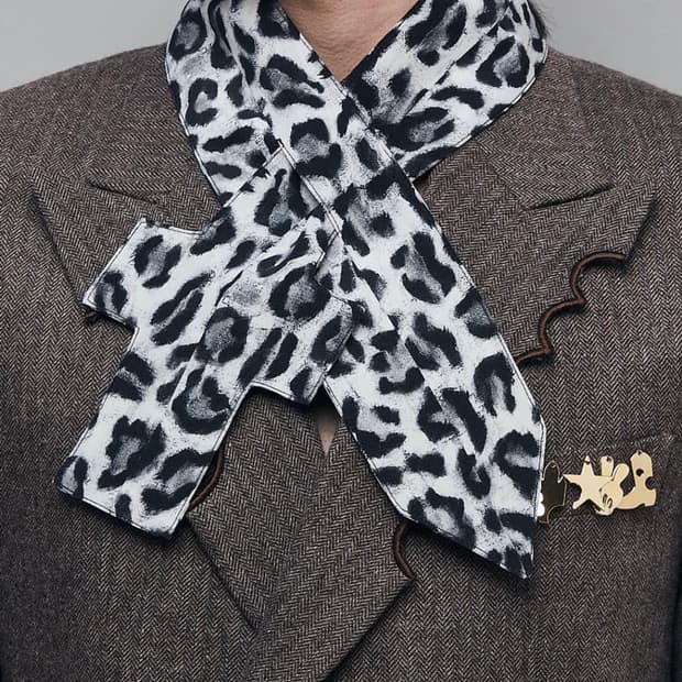 [판매] MASU Leopard Scarf White