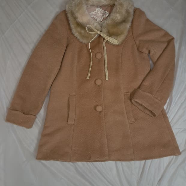 라떼갸루깔 일브 코트