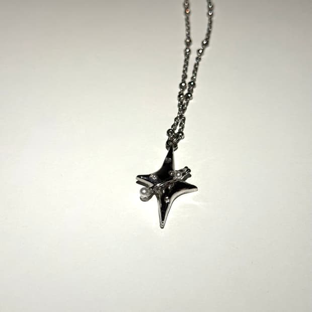 Space pearl necklace 목걸이