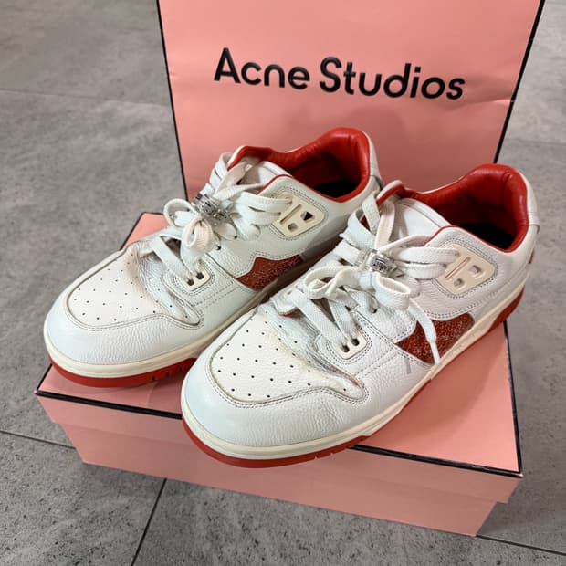 아크네스튜디오 로우탑 스니커즈