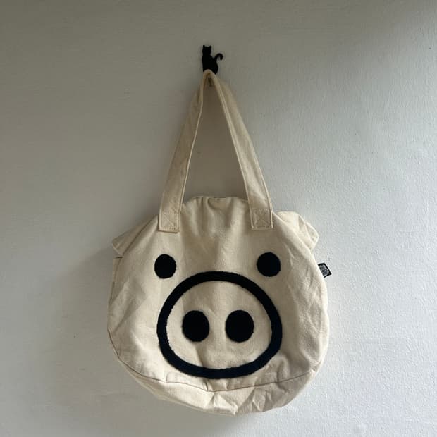 돼지 토트백