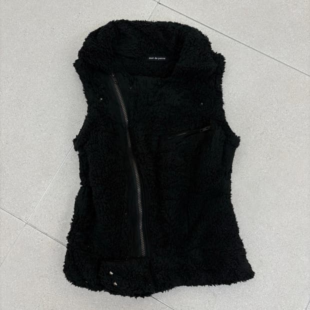 페이크 퍼 사선 베스트 집업