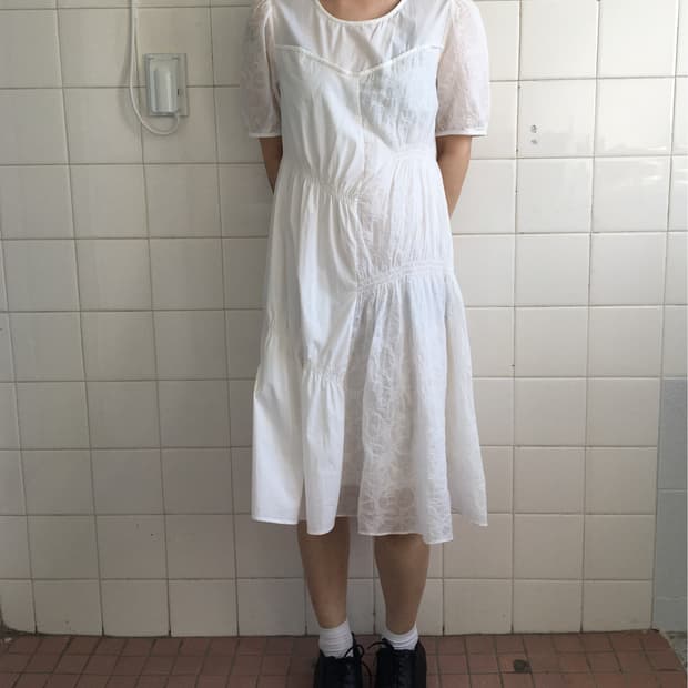 Shirring embroidery point onepiece