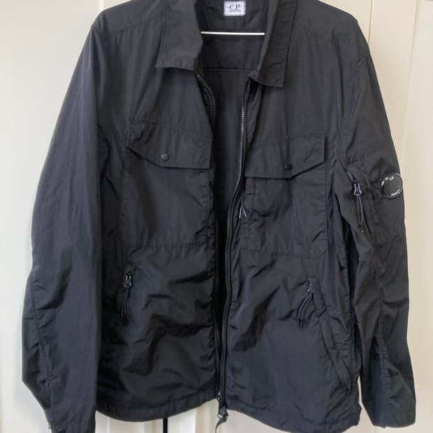 cp컴퍼니 크롬 가먼트 바람막이 블랙 새제품 100사이즈