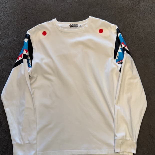 베이프 샤크 롱슬리브 처분 