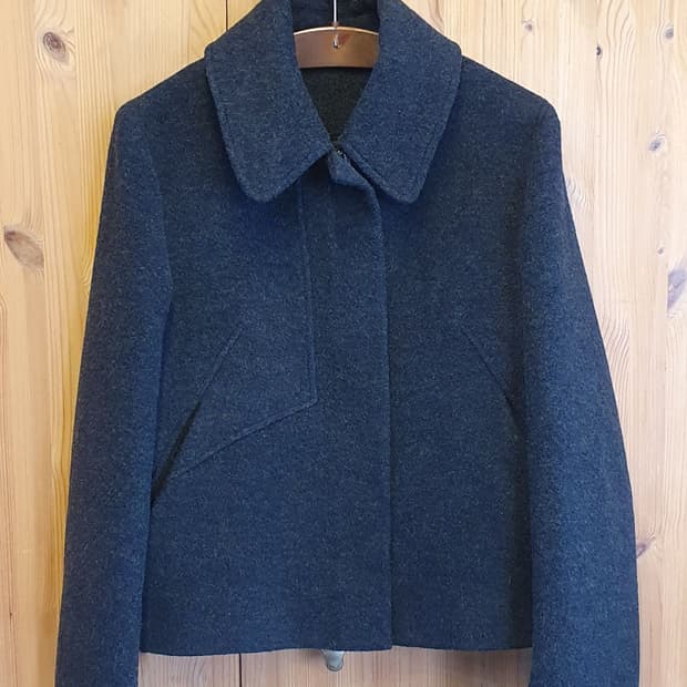 66.COS 크롭 울 자켓 