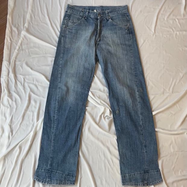 리바이스 엔지니어드진 신치백 32