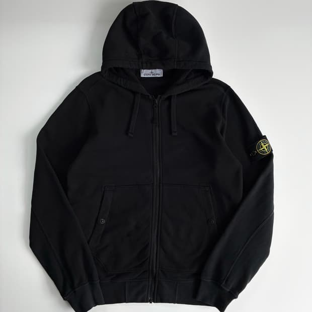 Stone Island  스톤 아일랜드 와펜 블랙 후드집업