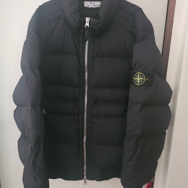 스톤아일랜드25fw블랙패딩 L