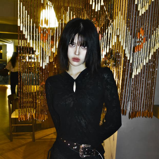 노드레스 자가드 패턴 티셔츠 (black)