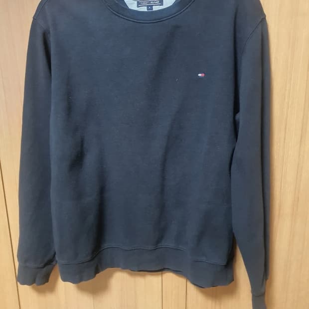 타미힐피거 라운드티 L사이즈