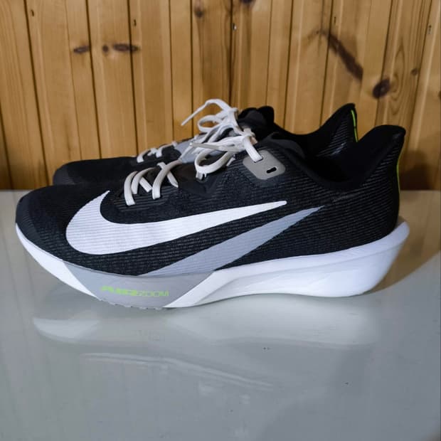 270mm 나이키 줌 라이벌 플라이4 러닝화